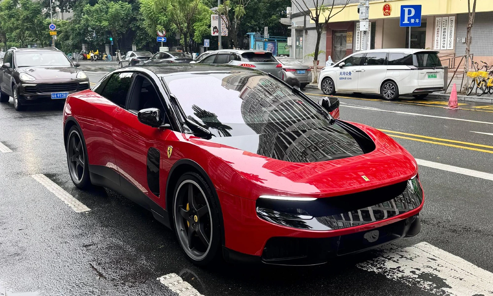 Ferrari_Luce_1.webp