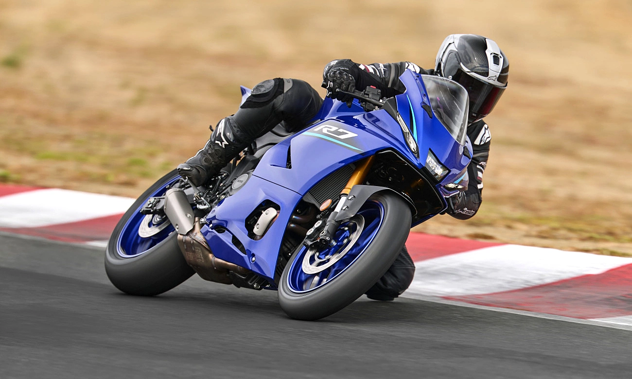 Yamaha_YZF-R7_1.webp