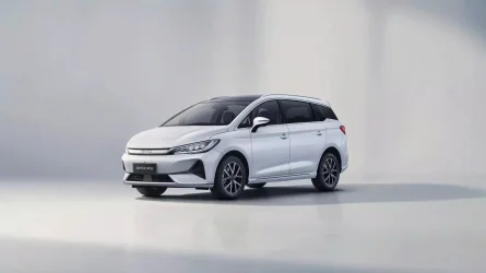 BYD M6.webp